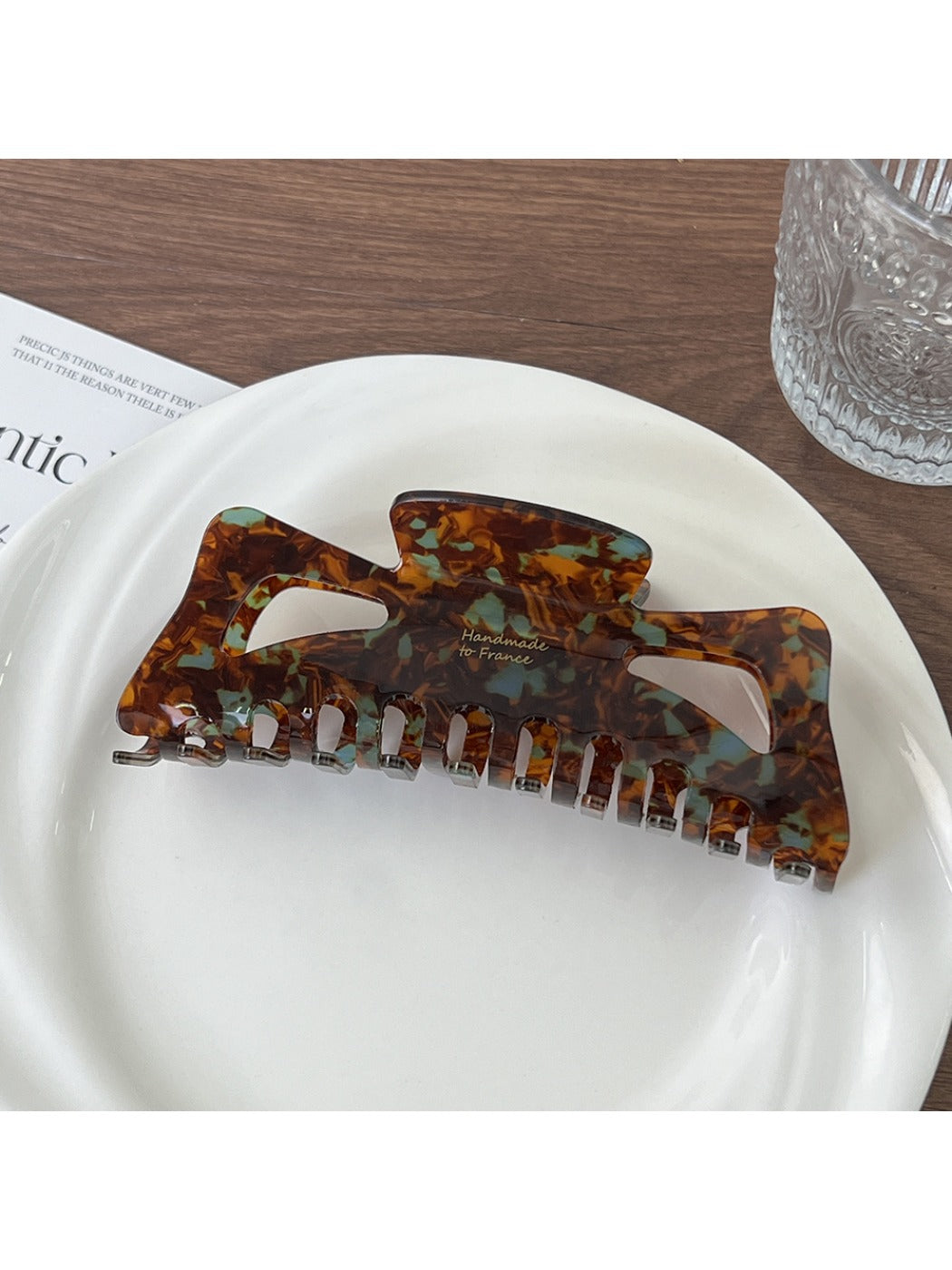 Beau - Elegant Openwork Bow Shaped Claw Clip