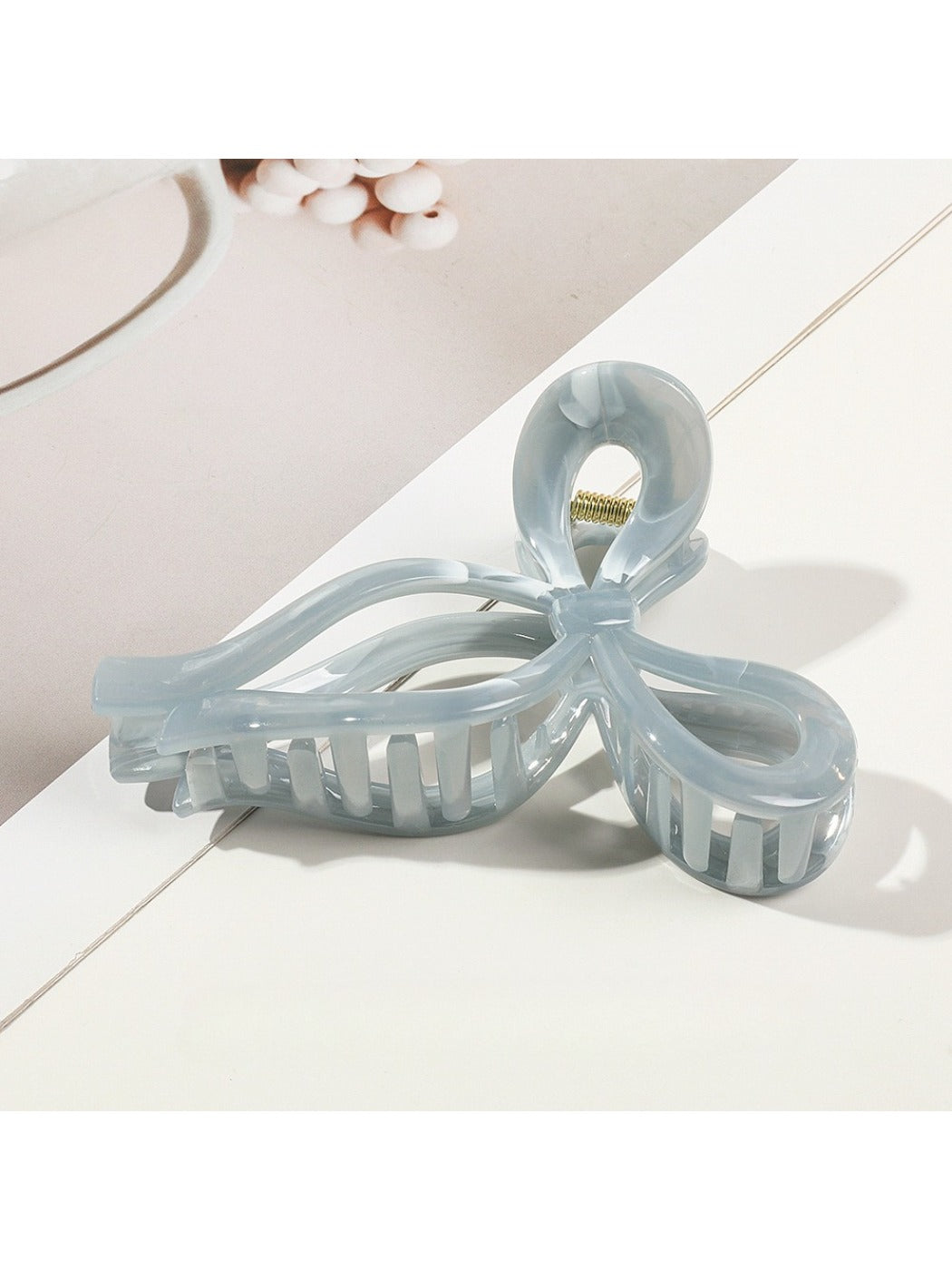 Beau - Openwork Bow Shaped Hair Claw Clip