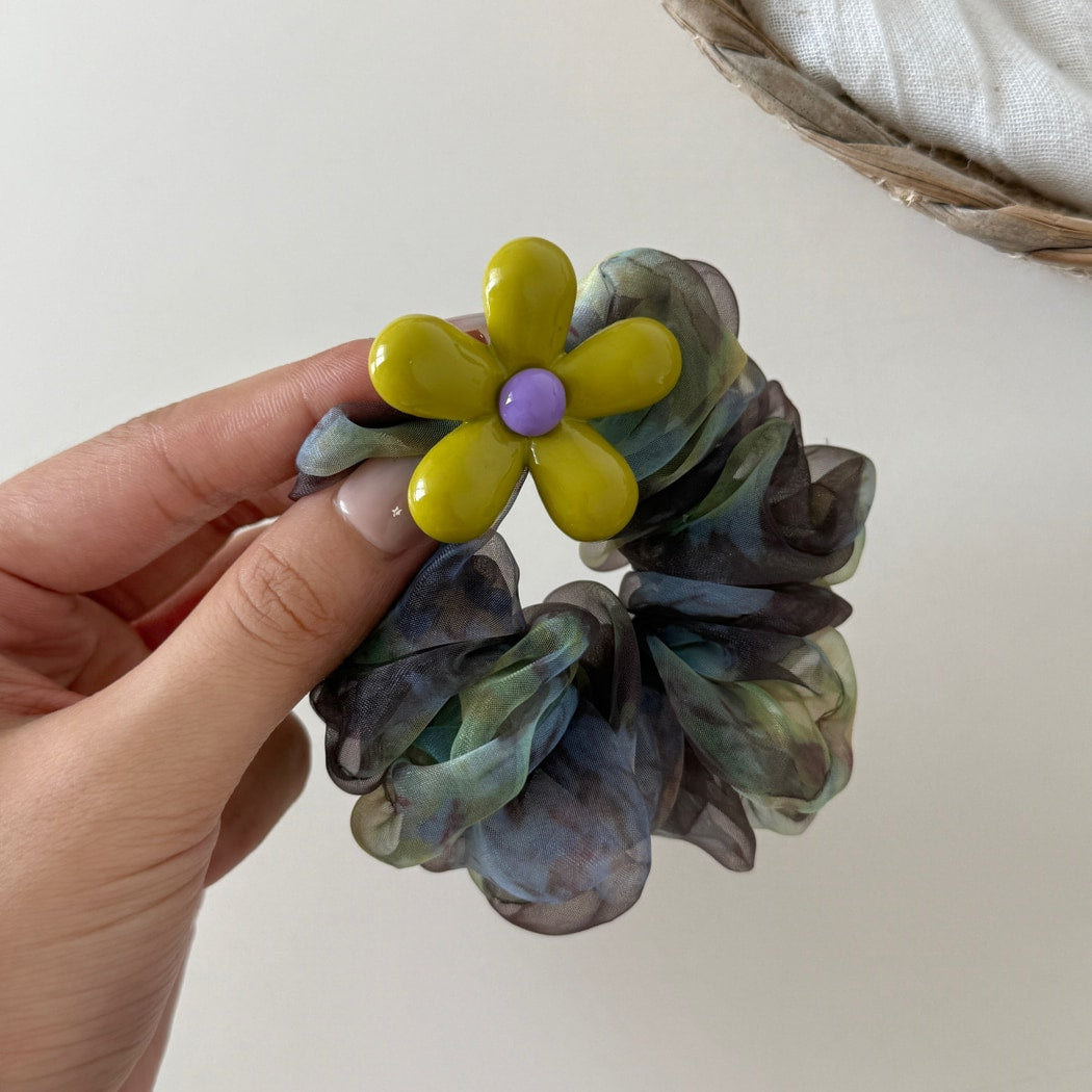 Gifty - Ruched Ink Wash Floral Detail Scrunchie
