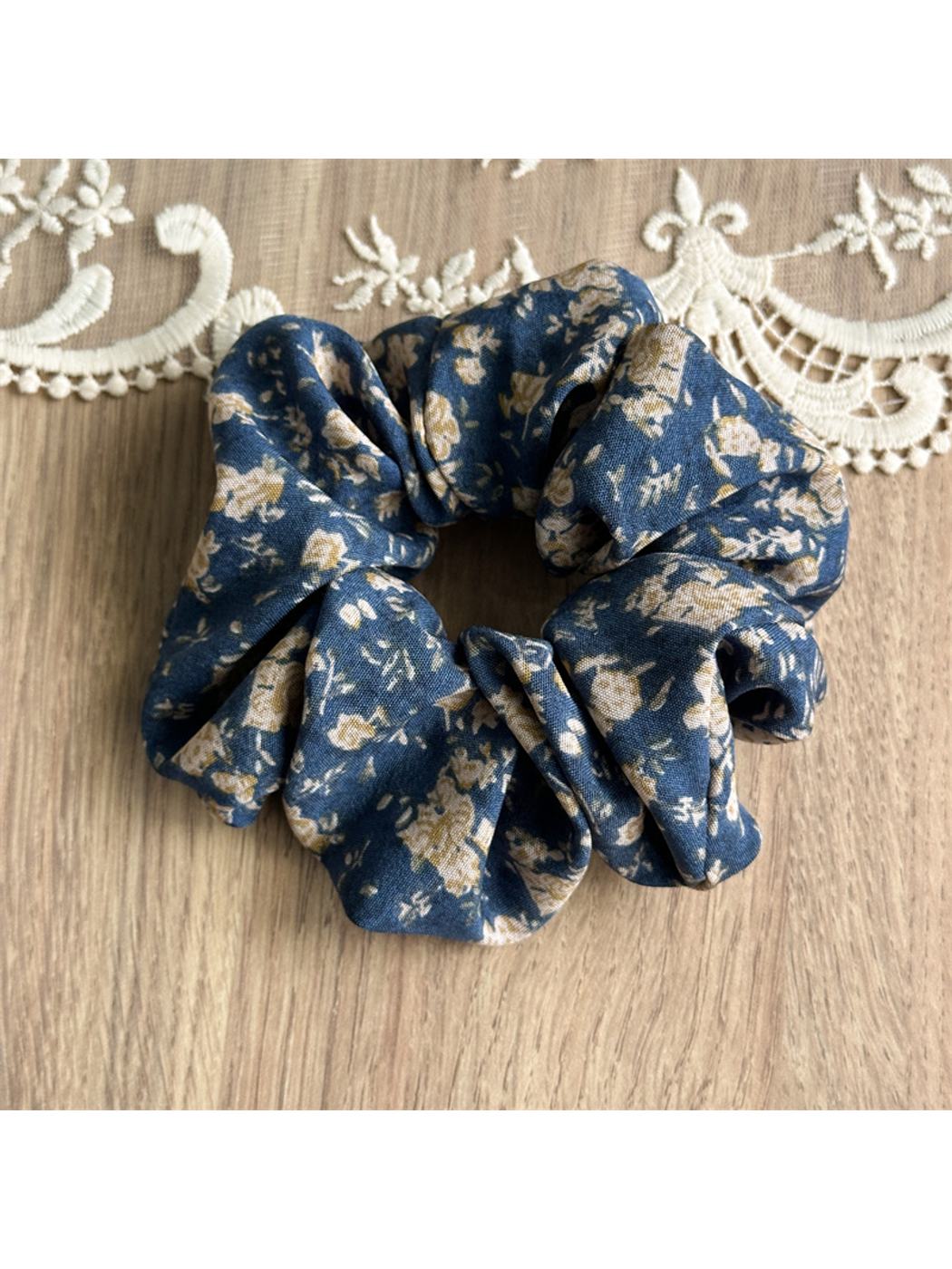 Gifty - Plant Floral Fabric Ponytail Style Scrunchie