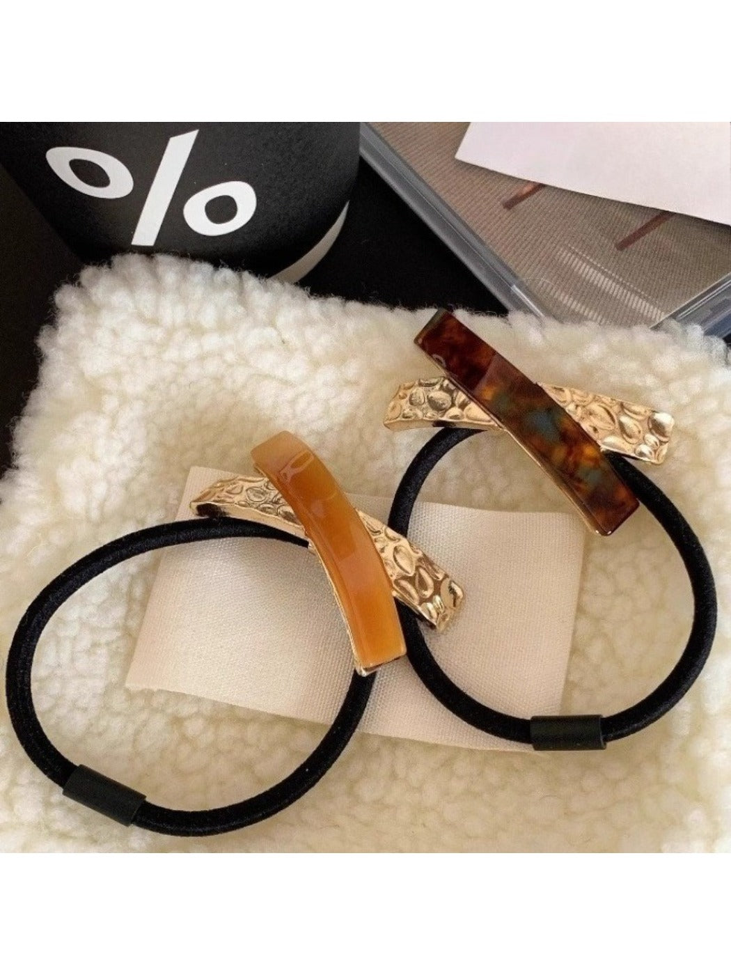 Gifty - Stylish X Shaped Hair Tie