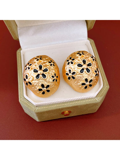 Earedge - Textured Oval Flower Alloy Stud Earrings