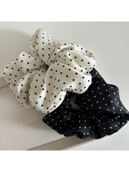 Gifty - Vintage Polka Dot Minimalist Scrunchie