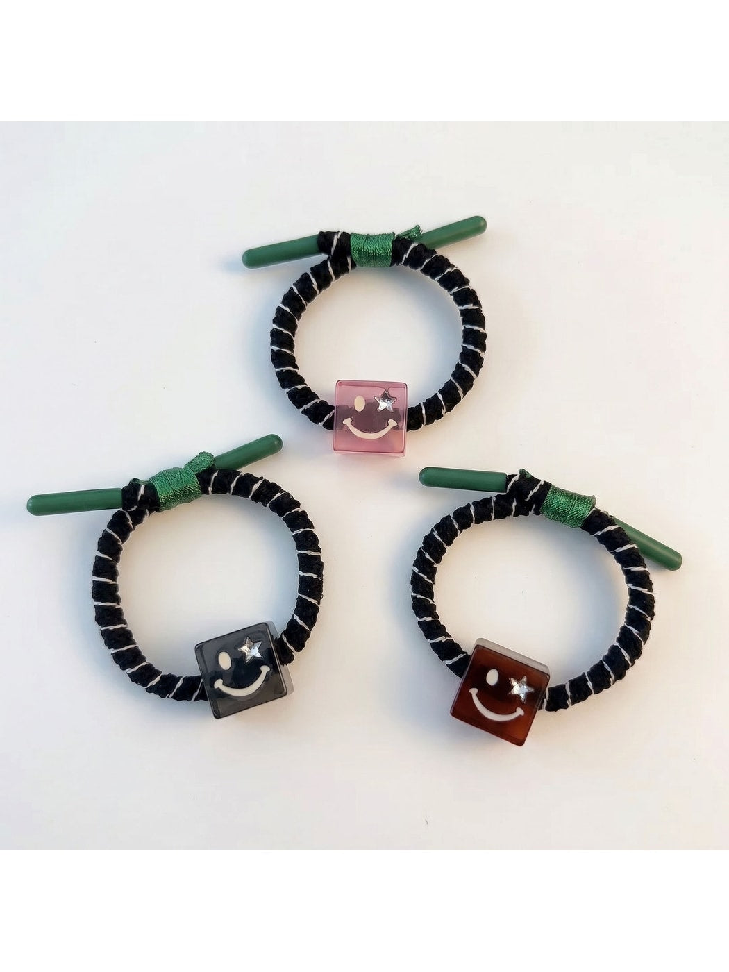 Gifty - Smiley Face Square Accent Elastic Hair Tie