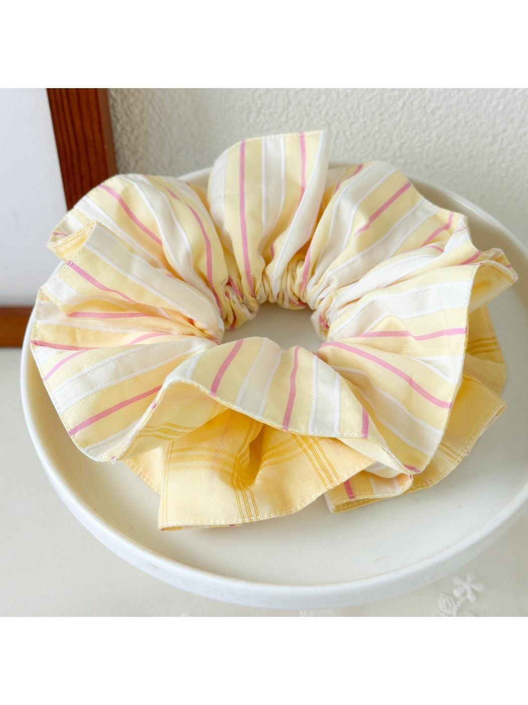 Gifty - Double Sided Pink Yellow Striped Scrunchies