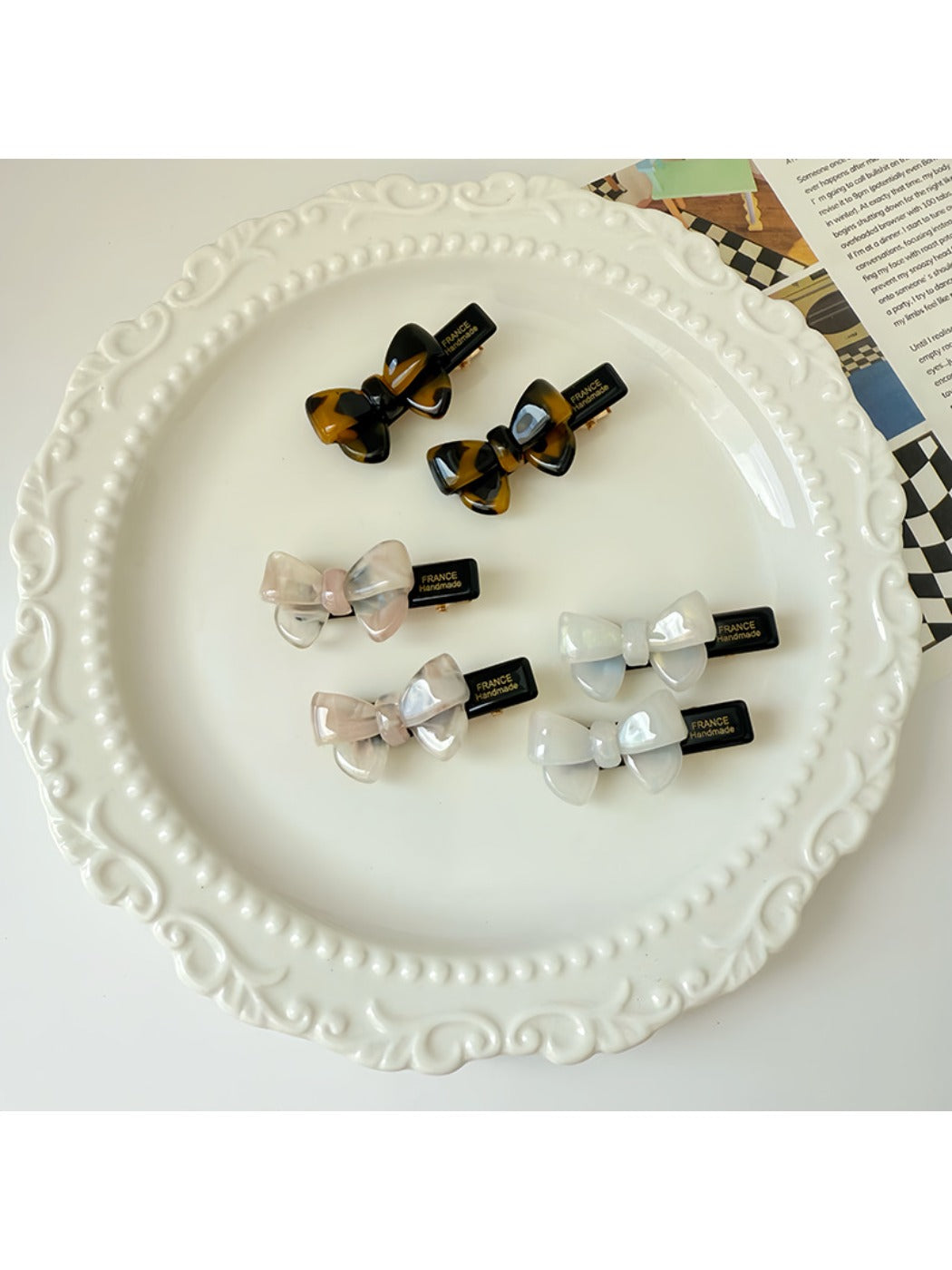 Beau - Trendy Bow Hair Clip