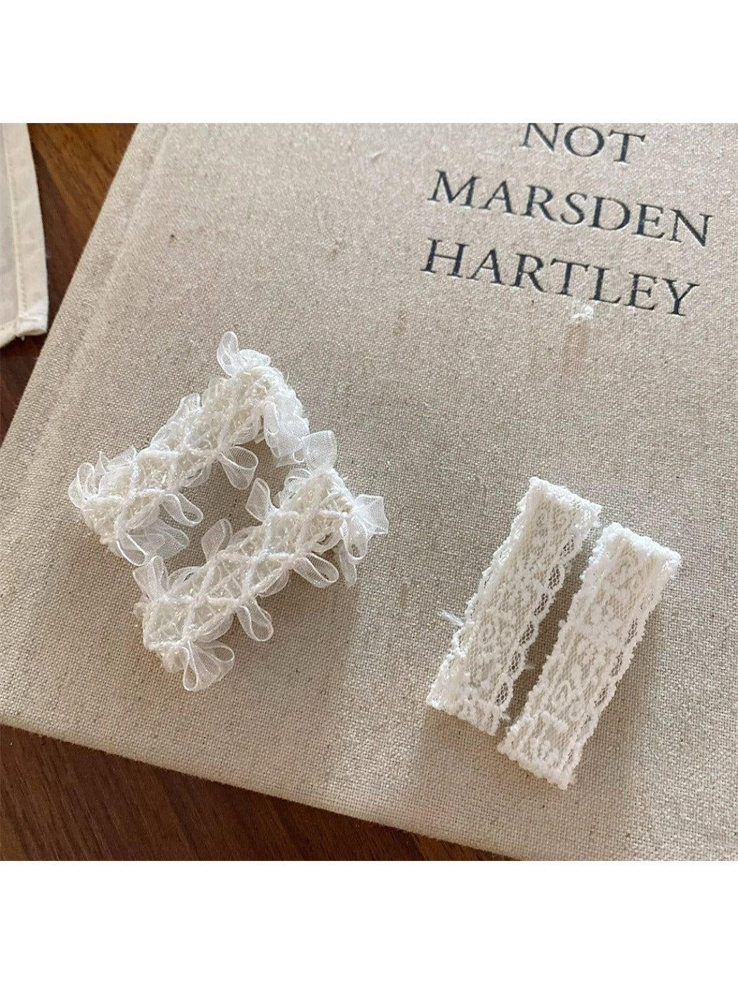 Beau - Elegant White Flower Hair Clip