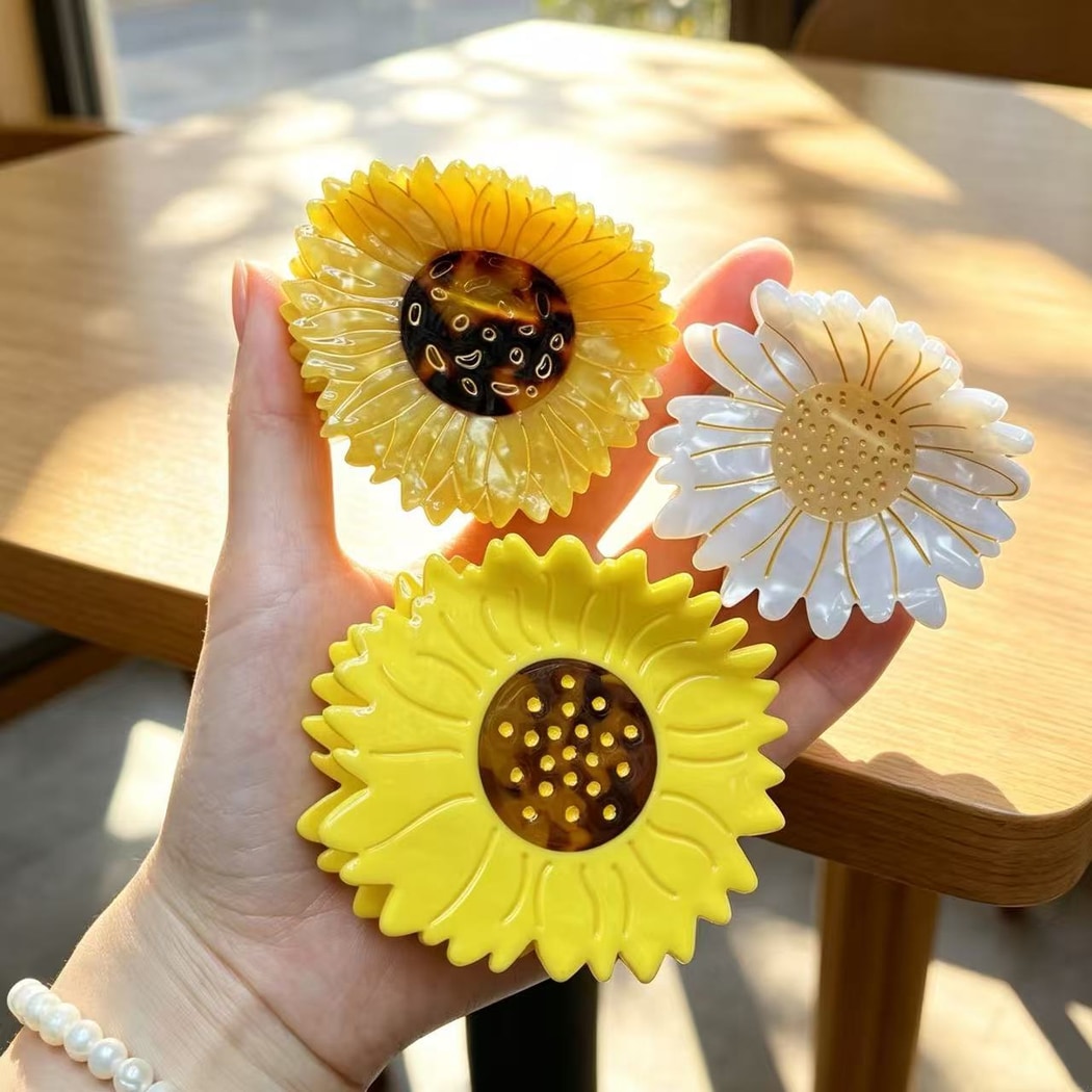 Beau - Yellow Sunflower Shape Claw Clip