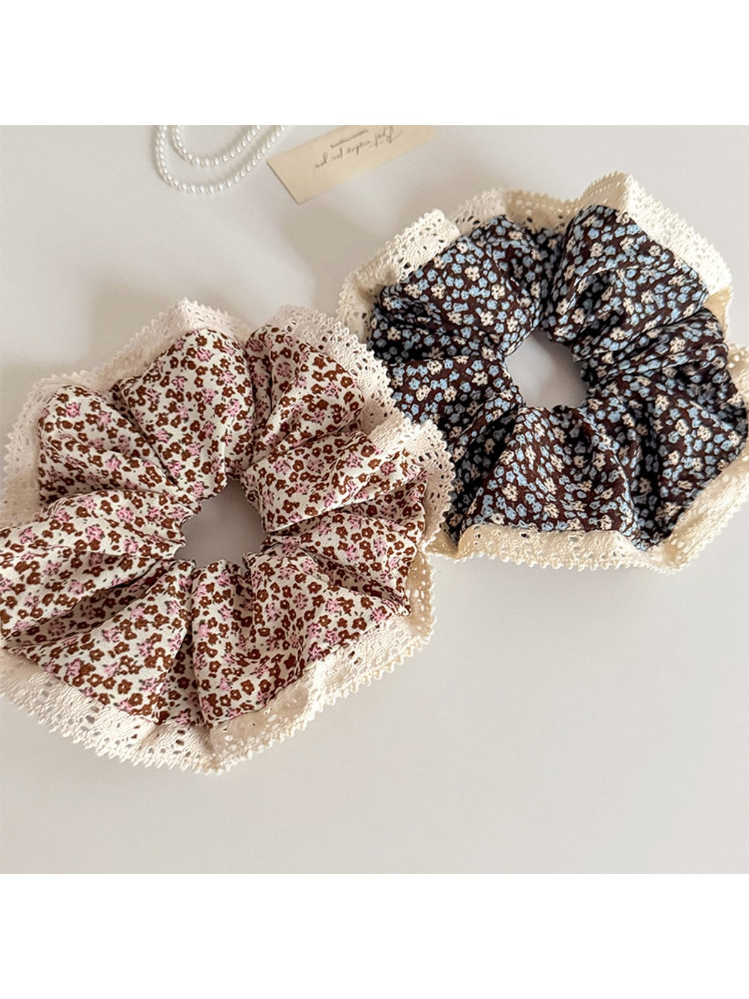 Gifty - Floral Lace Trim Polyester Fabric Scrunchie