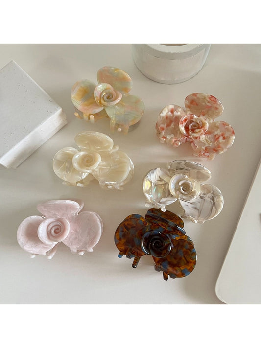 Beau - Minimalist Camellia Shaped Hair Claw Clip
