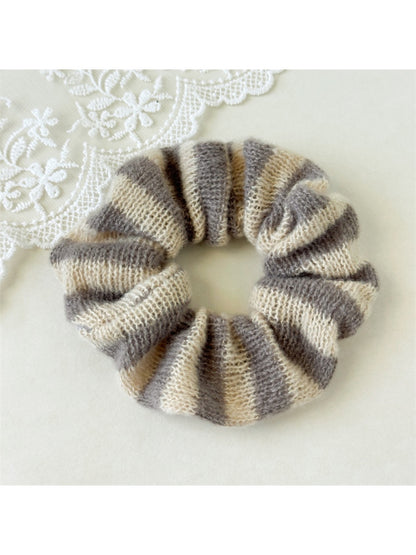 Gifty - Knitted Striped Scrunchie Hair Tie