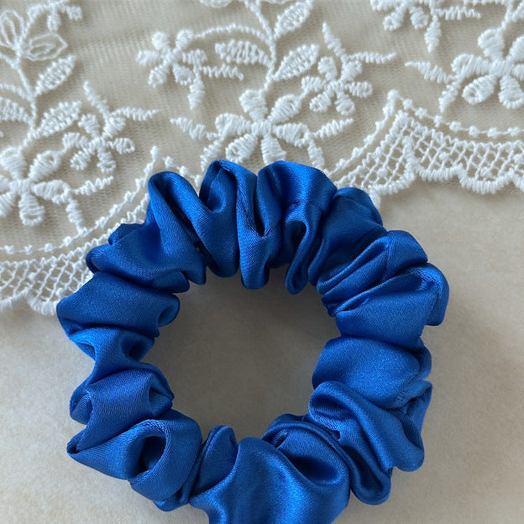 Oversized Glossy Scrunchie Collection variant image