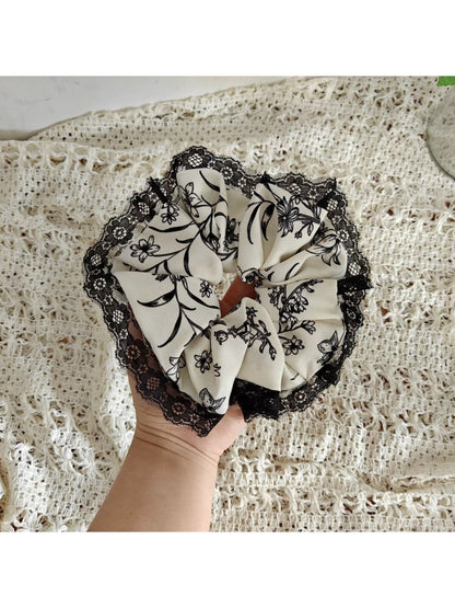 Gifty - Floral Print Lace Trim Elastic Scrunchie