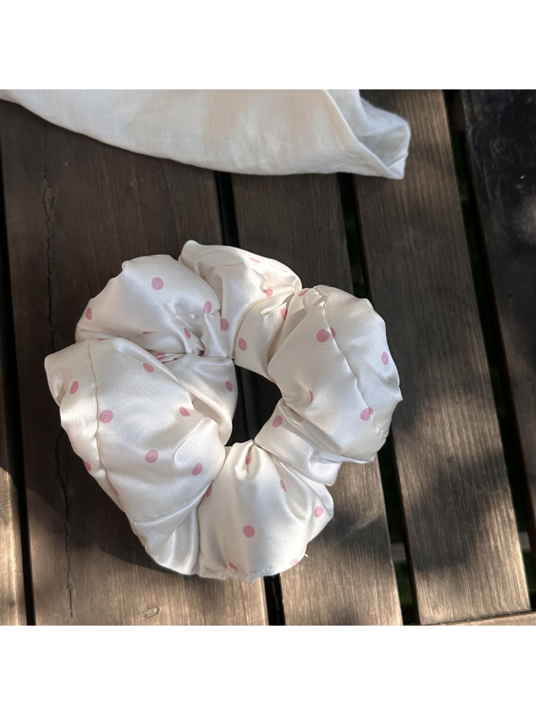 Gifty - Gentle Temperament Polka Dot Scrunchie