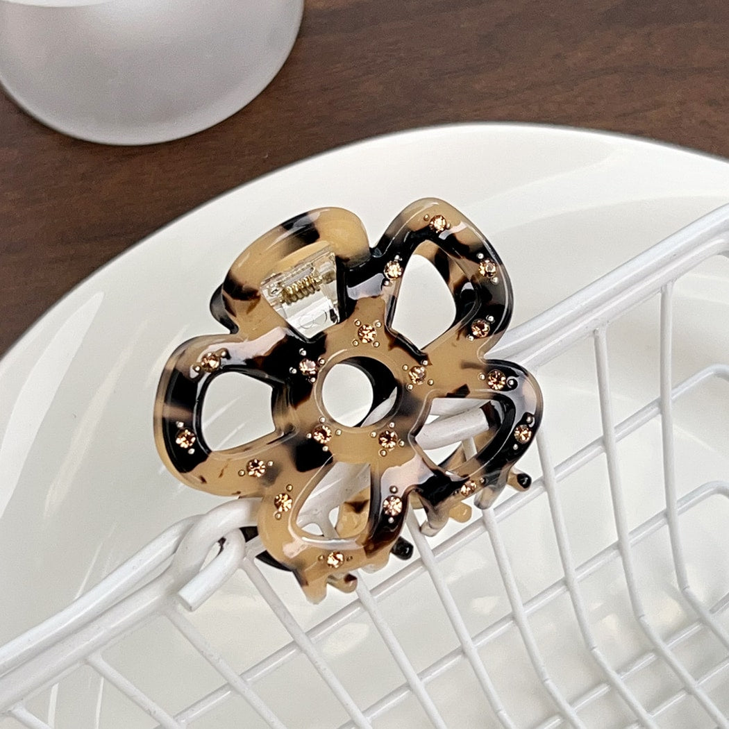 Beau - Openwork Flower Acetate Plate Claw Clip