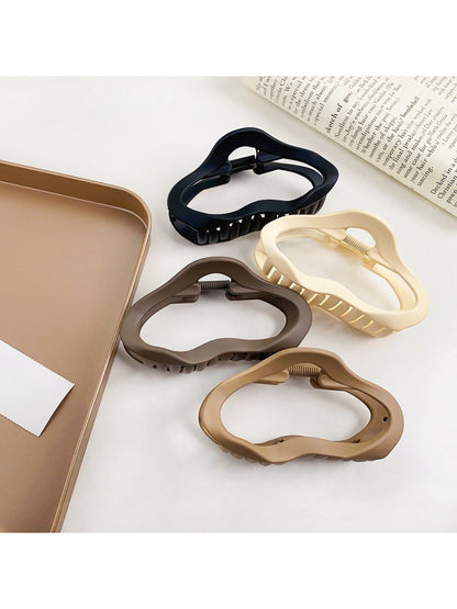 Beau - Chic Cloud Cut Out Claw Clip