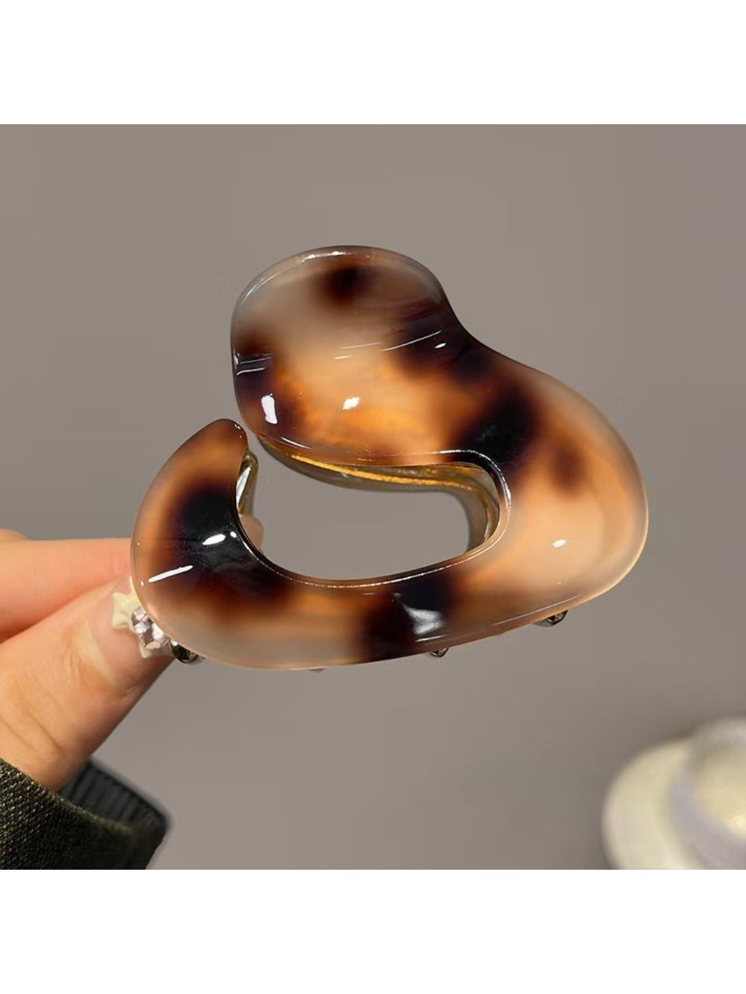 Beau - Beautiful Fashionable Acetate Hair Clip