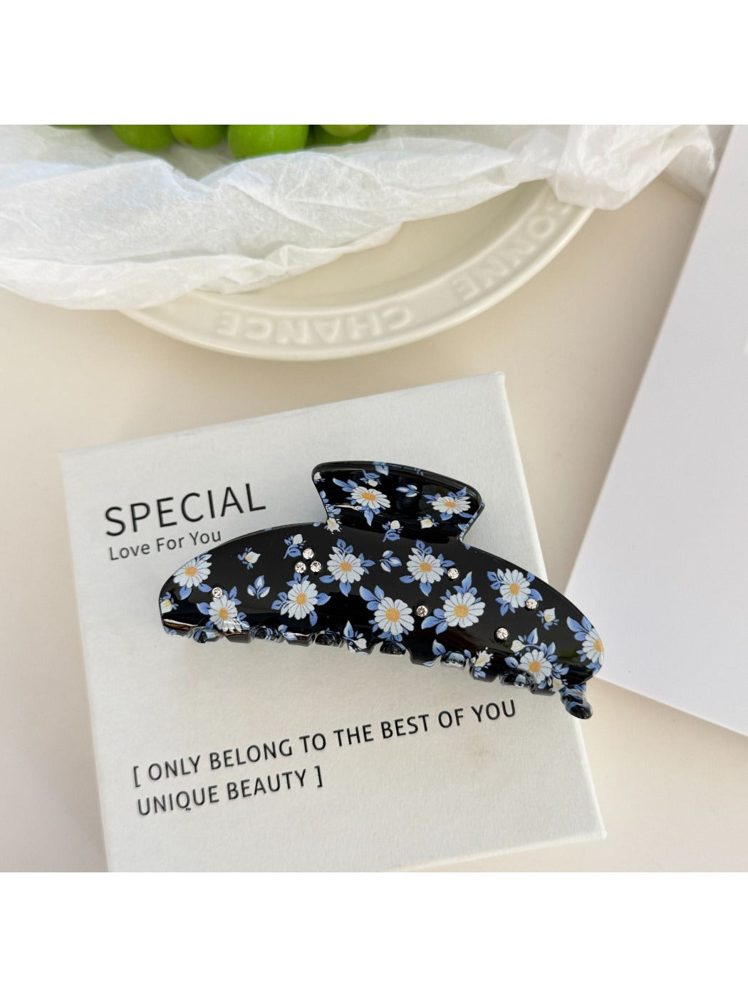Beau - Sweet Floral Pattern Hair Claw Clip