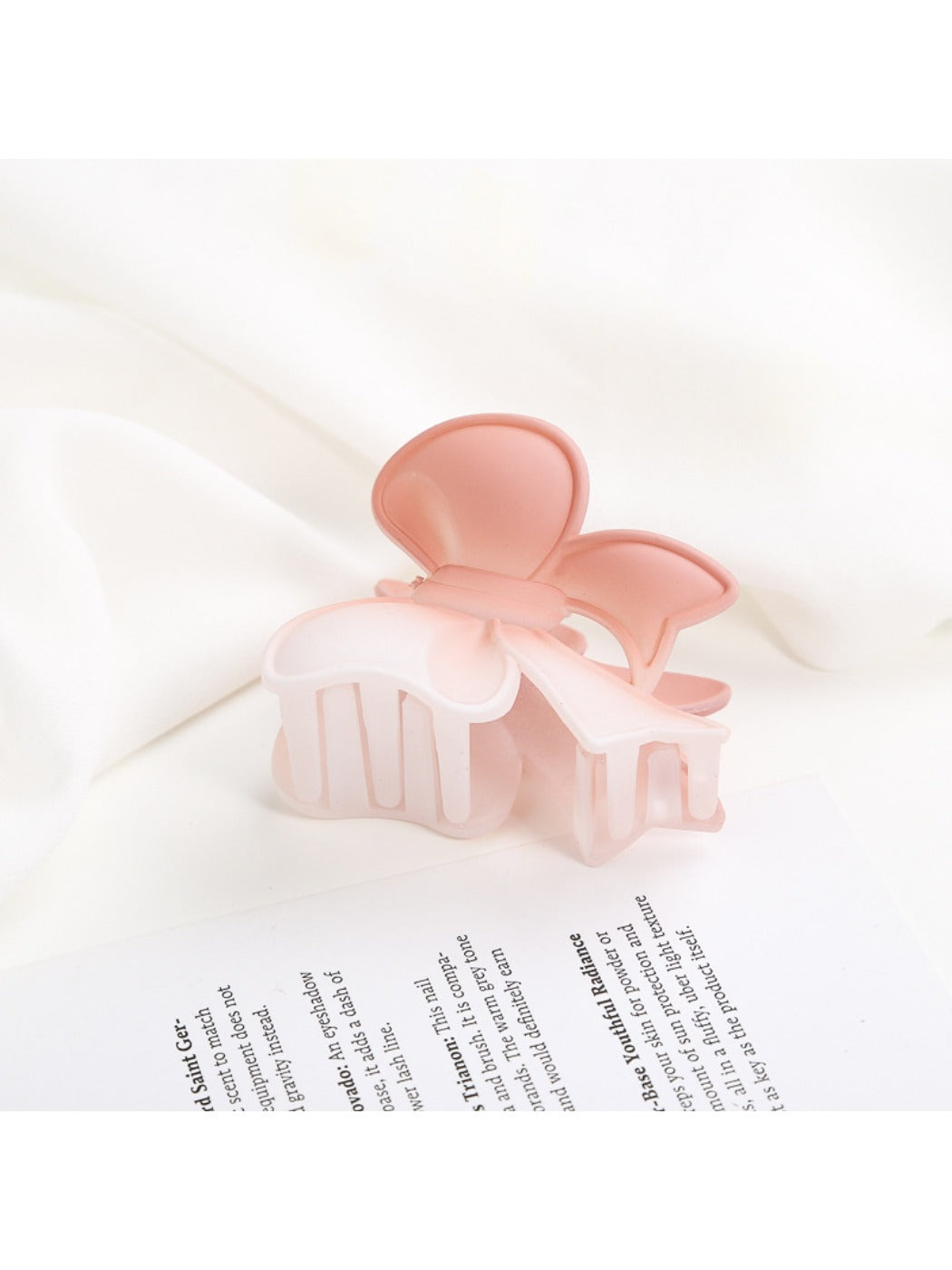 Beau - Plastic Gradient Bow Claw Clip