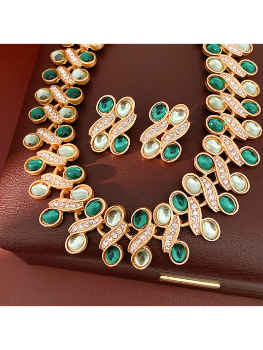 Nozari - Retro Oval Geometric Rhinestone Accent Necklace