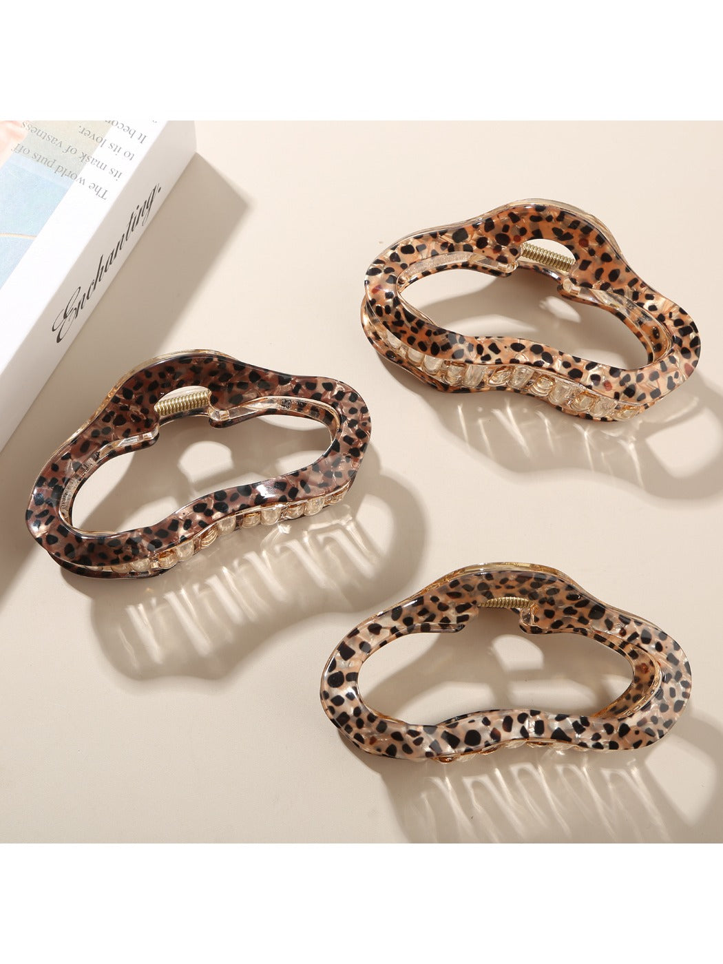 Beau - Hollowed Out Cloud Shaped Claw Clip