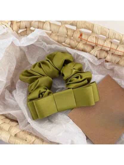 Gifty - Bow Detail Satin Scrunchie