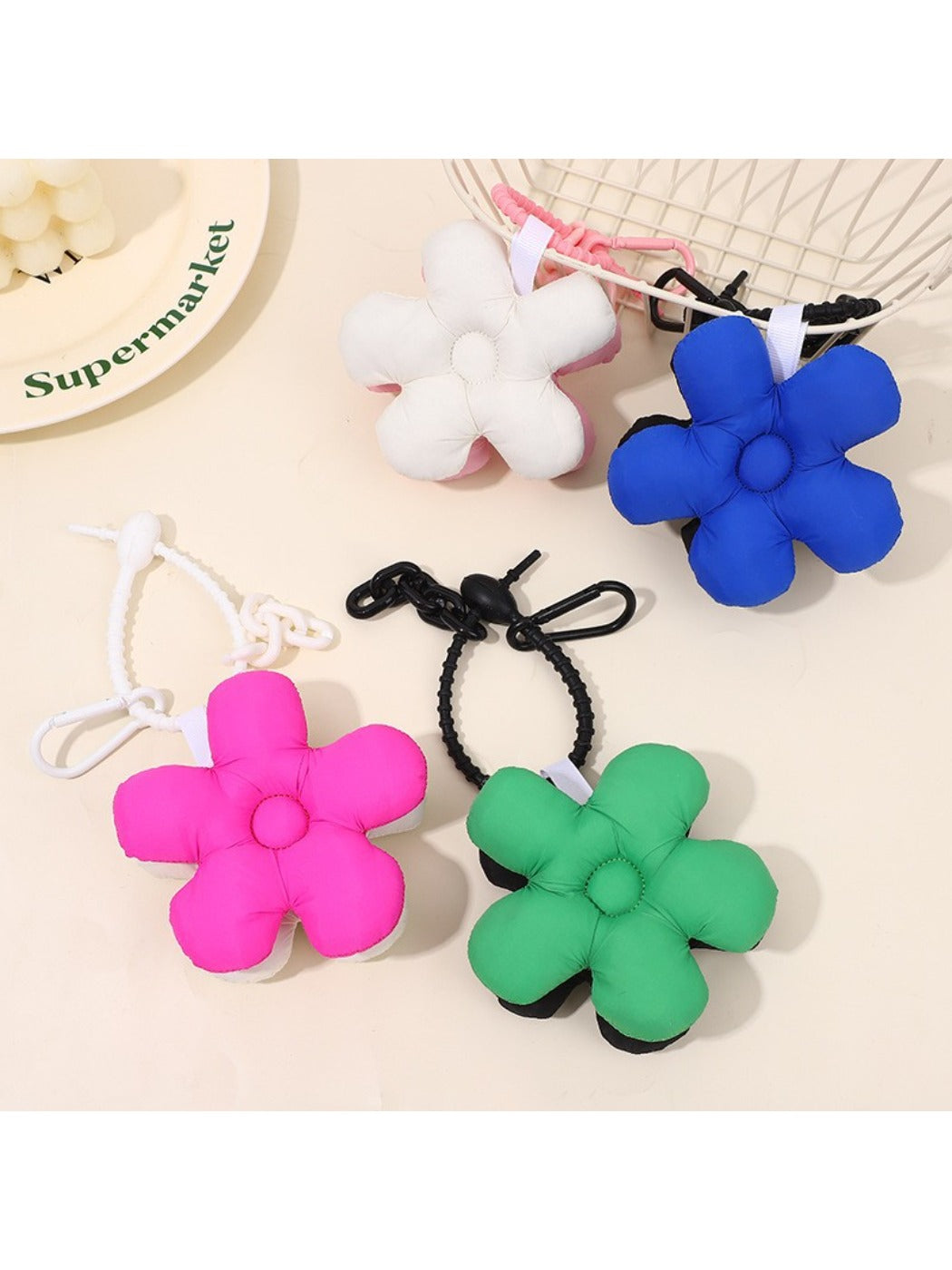 Keypus - Two-Tone Five-Petal Flower Keychain