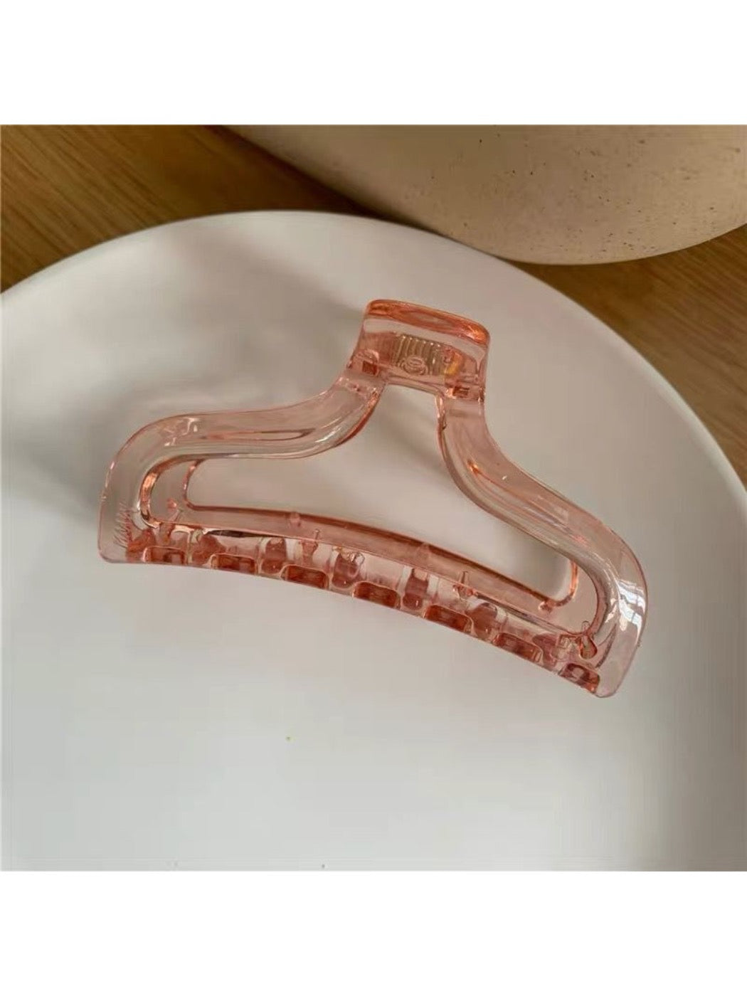 Beau - Transparent Fish Tail Claw Clip