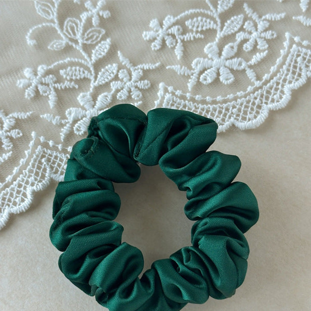 Oversized Glossy Scrunchie Collection variant image