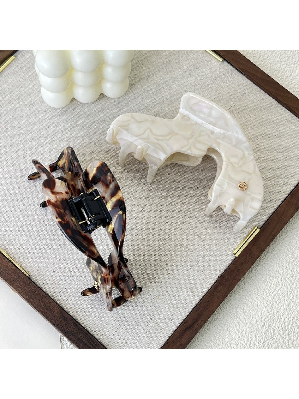 Beau - Minimalist Asymmetrical Claw Clip