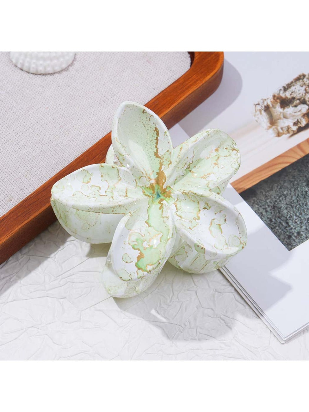 Beau - Fresh Flower Shaped Hair Clip