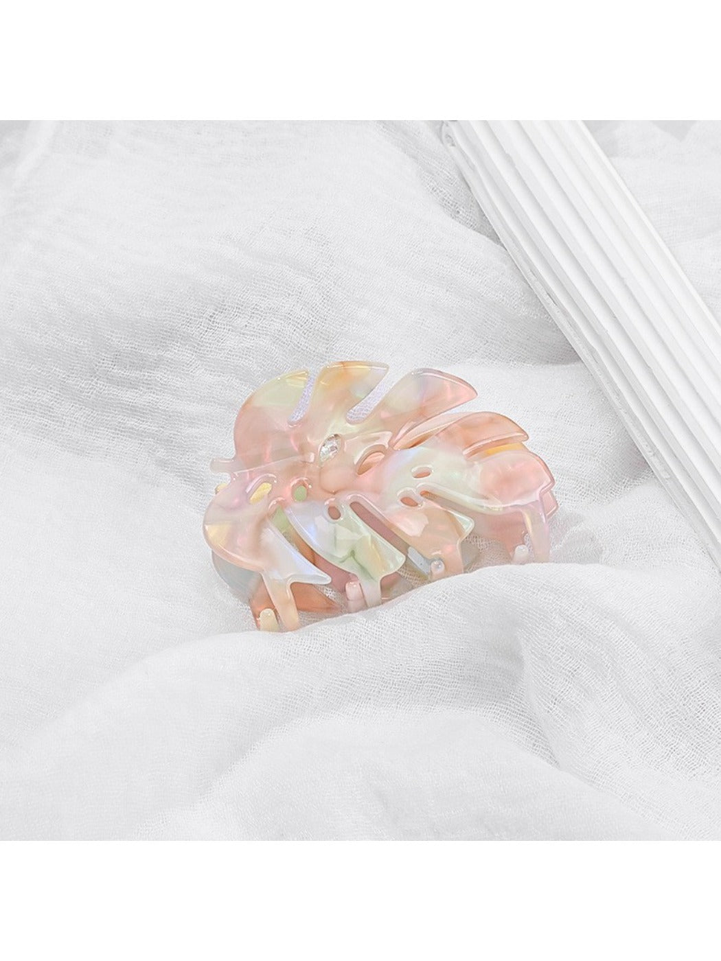 Beau - Leaf Acetate Hair Clip