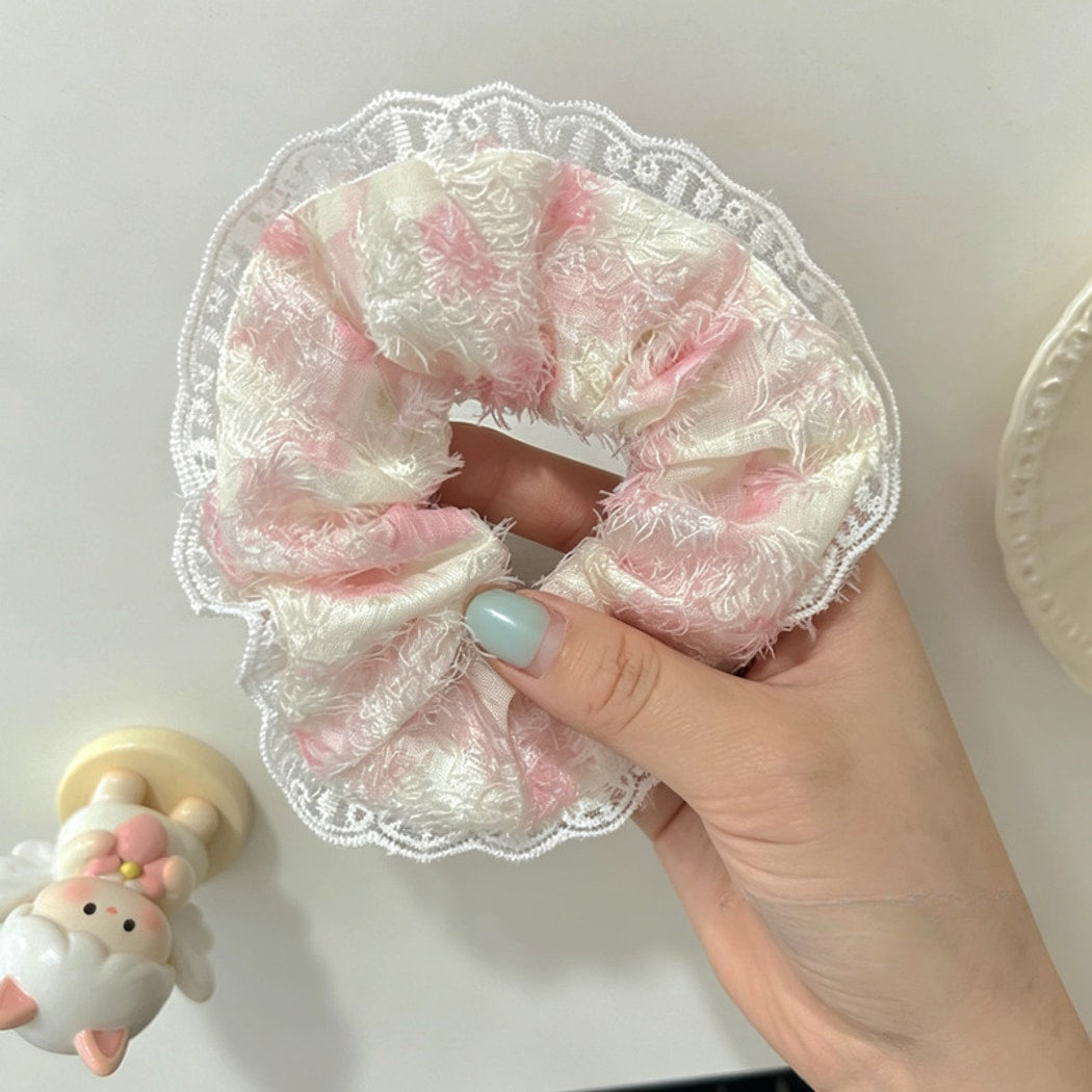Gifty - Soft Floral Lace Look Polyester Scrunchie