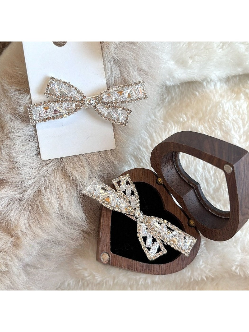 Beau - Sparkly Bow Duckbill Side Hair Clip