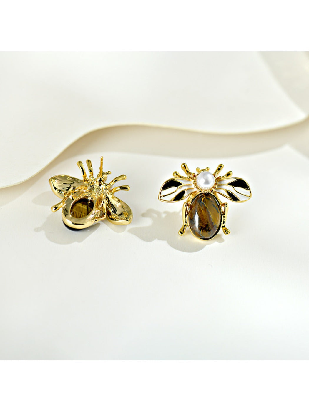 Earedge - Vintage Luxe Bee-Shaped Stud Earrings