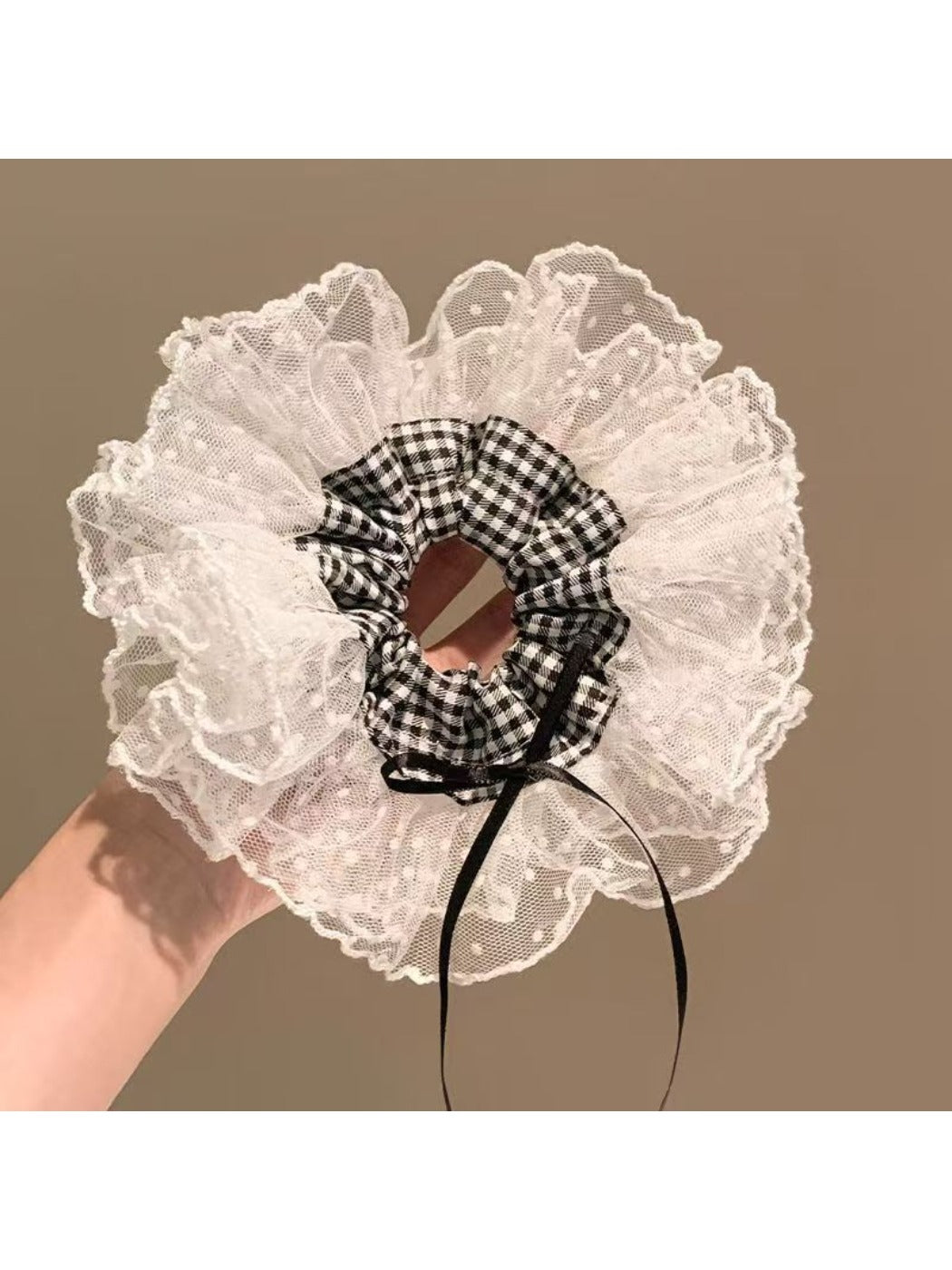 Gifty - Elegant Lace Polka Dot Scrunchie