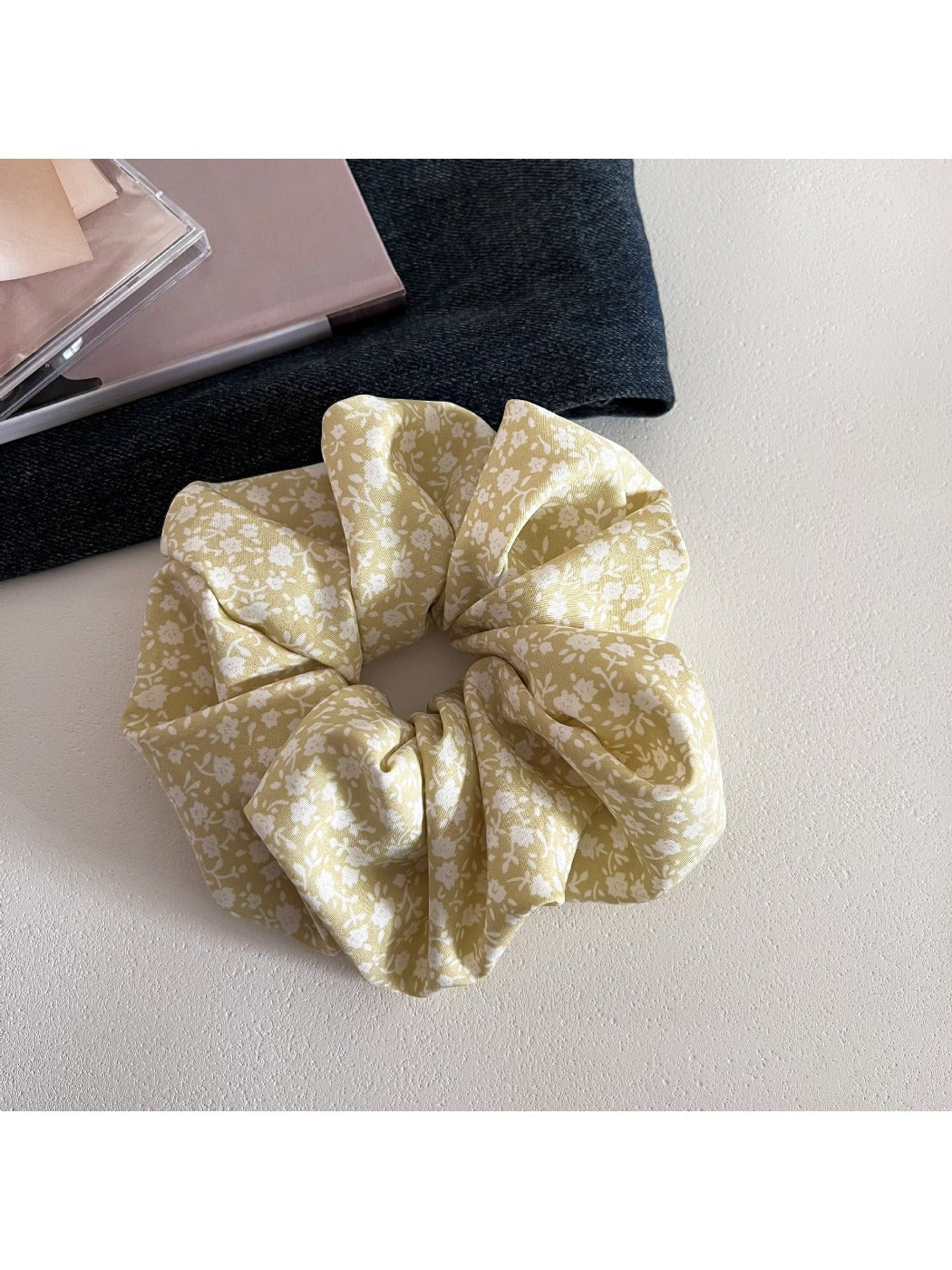 Gifty - Bohemian Floral Print Scrunchie