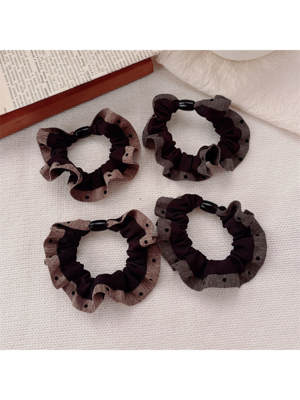 Gifty - Vintage Ruffle Hair Tie