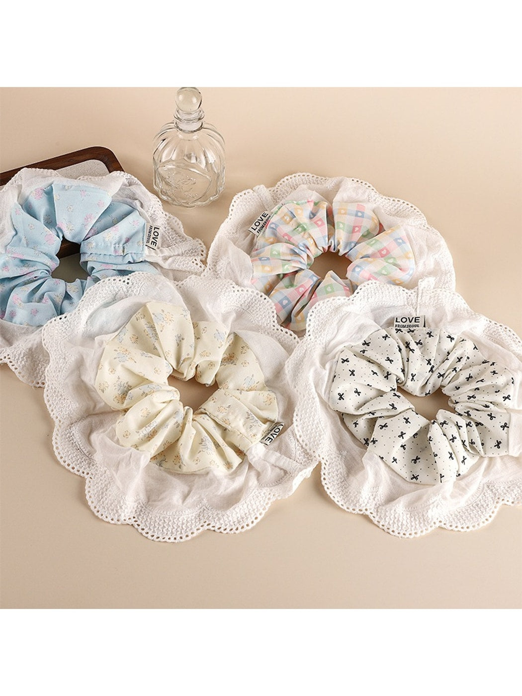 Gifty - Sweet Style Lace Detail Fabric Hair Scrunchie