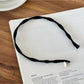 Gifty headband packaged in minimalistic branded box