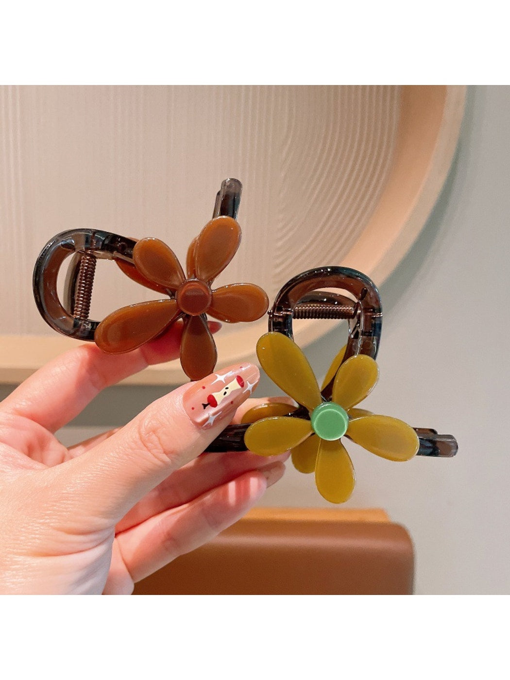 Beau - Glossy Flower Motif Acetate Hair Claw Clip