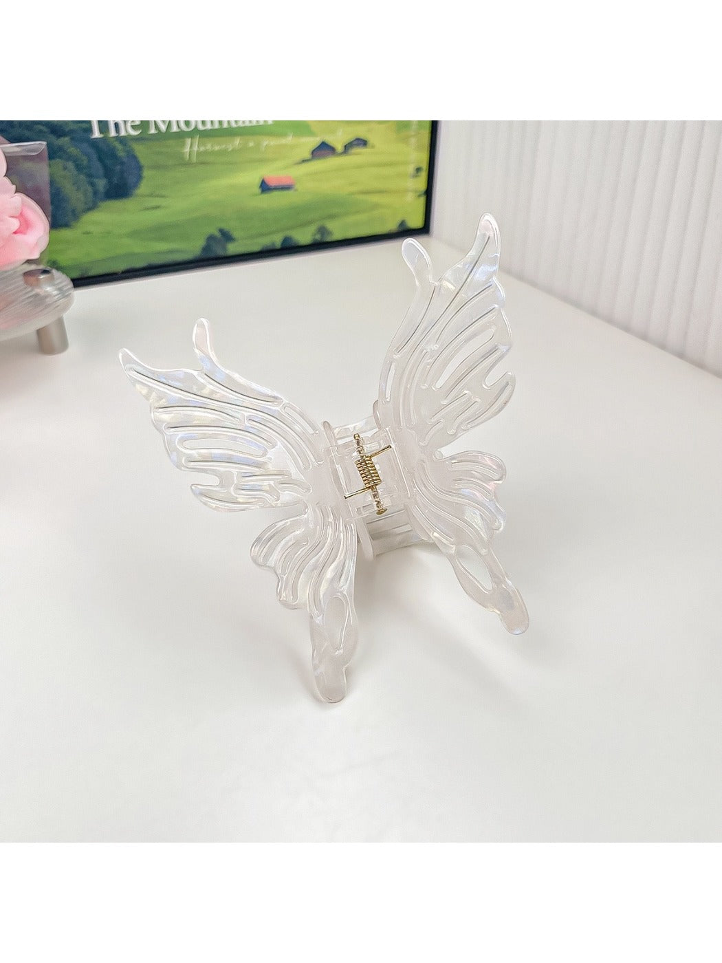 Beau - Minimalist Iridescent Hair Clip