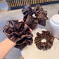 Gifty - Chic Leopard Print Scrunchie