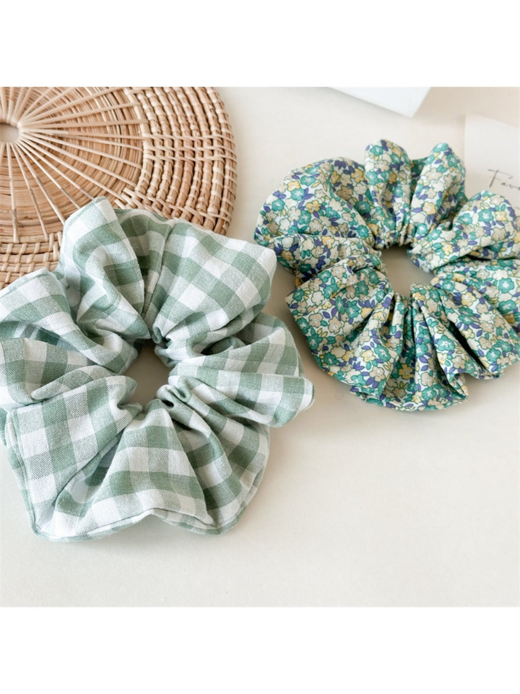 Gifty - Floral Checkered Hair Scrunchie
