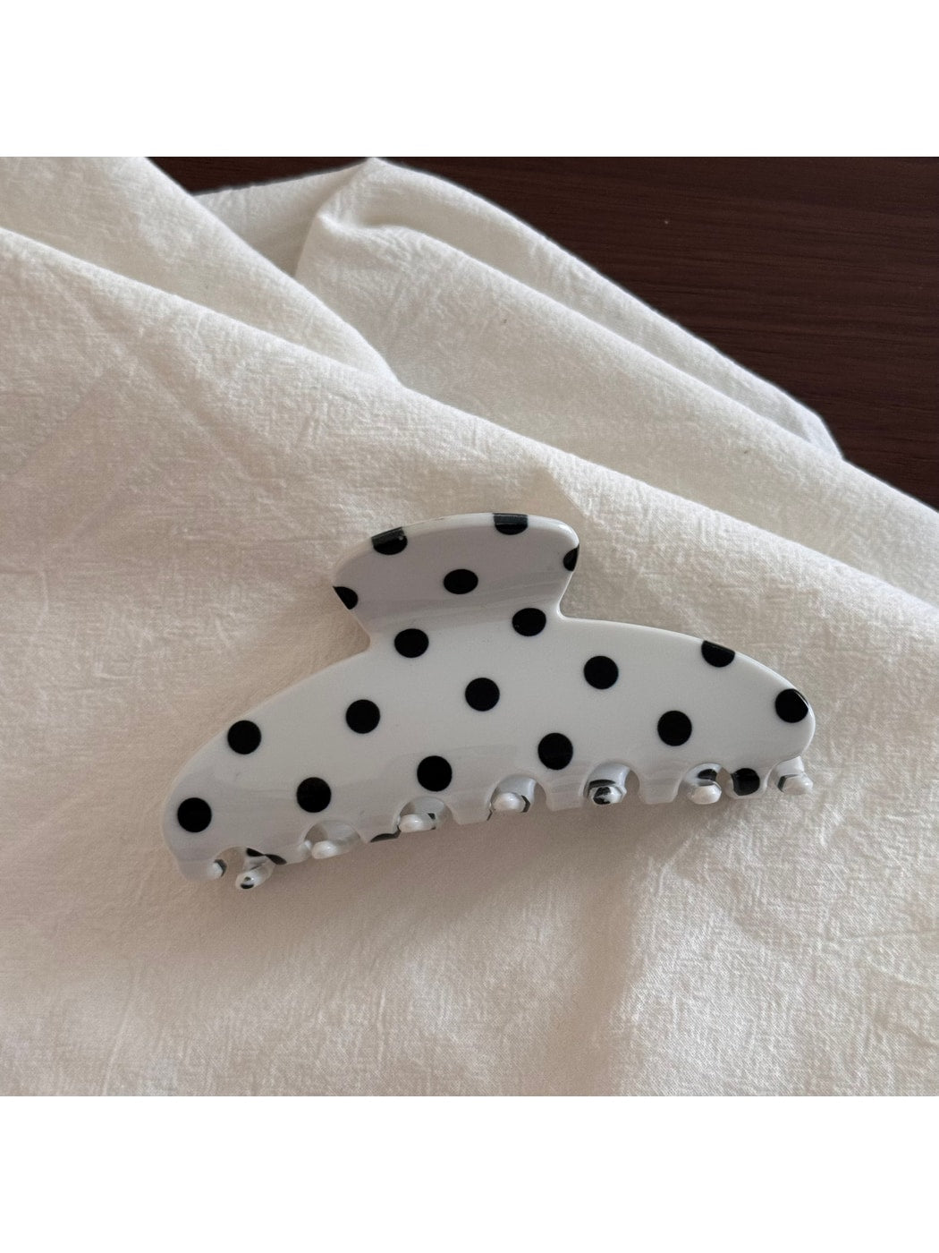Beau - Polka Dot Fan Shape Resin Claw Clip