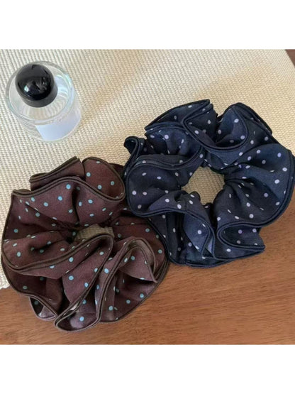Gifty - Polka Dot Retro Scrunchie