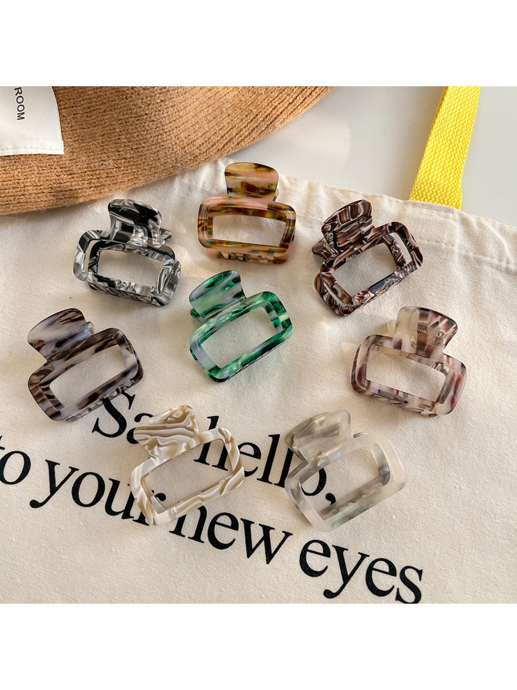 Beau - Square-Shaped Openwork Hair Clip