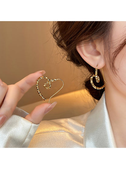 Earedge - Golden Heart Shaped Earrings