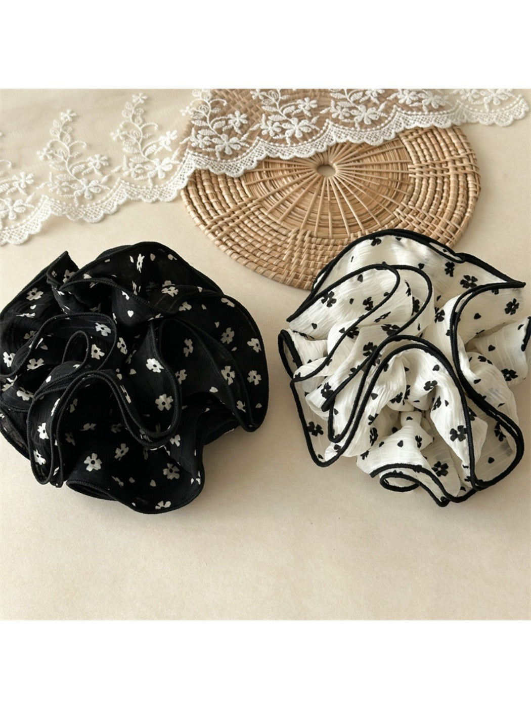 Gifty - Vintage Floral Forest Scrunchie