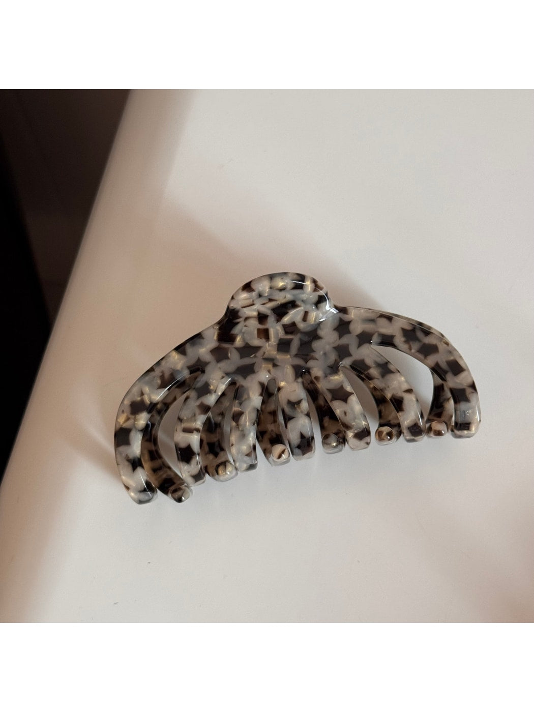 Beau - Curved Irregular Acetate Fiber Claw Clip